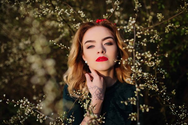 How to Choose a Pinstripe Suit That Flatters and Empowers?