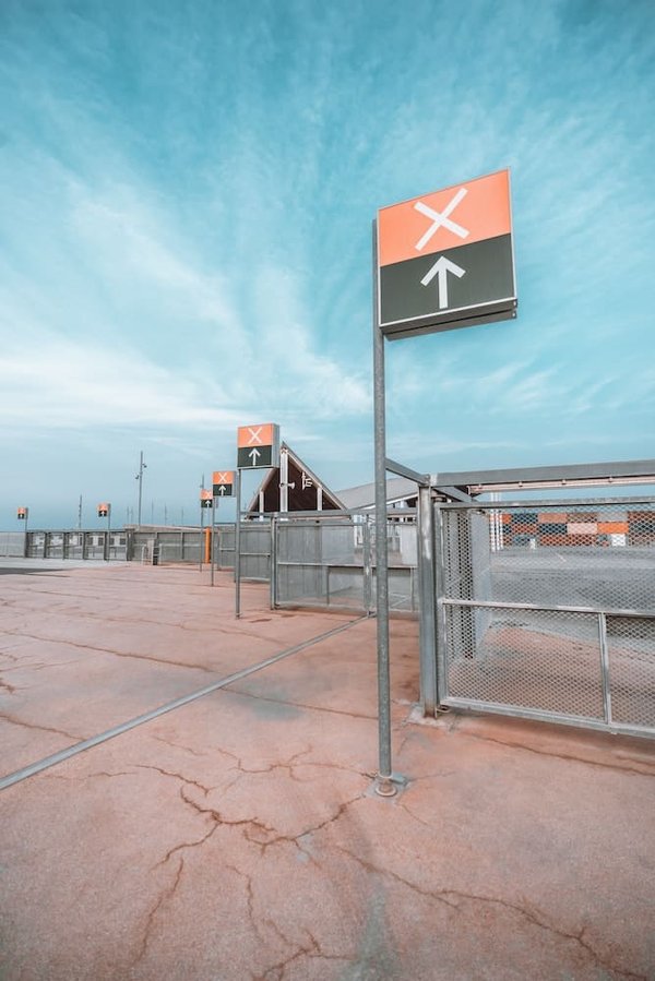 How Can Customized Goalie Gloves Enhance Grip and Control in Football (Soccer) Goalkeepers?